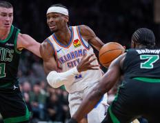 米切尔复出首战，约基奇状态火爆，猛龙成为焦点！