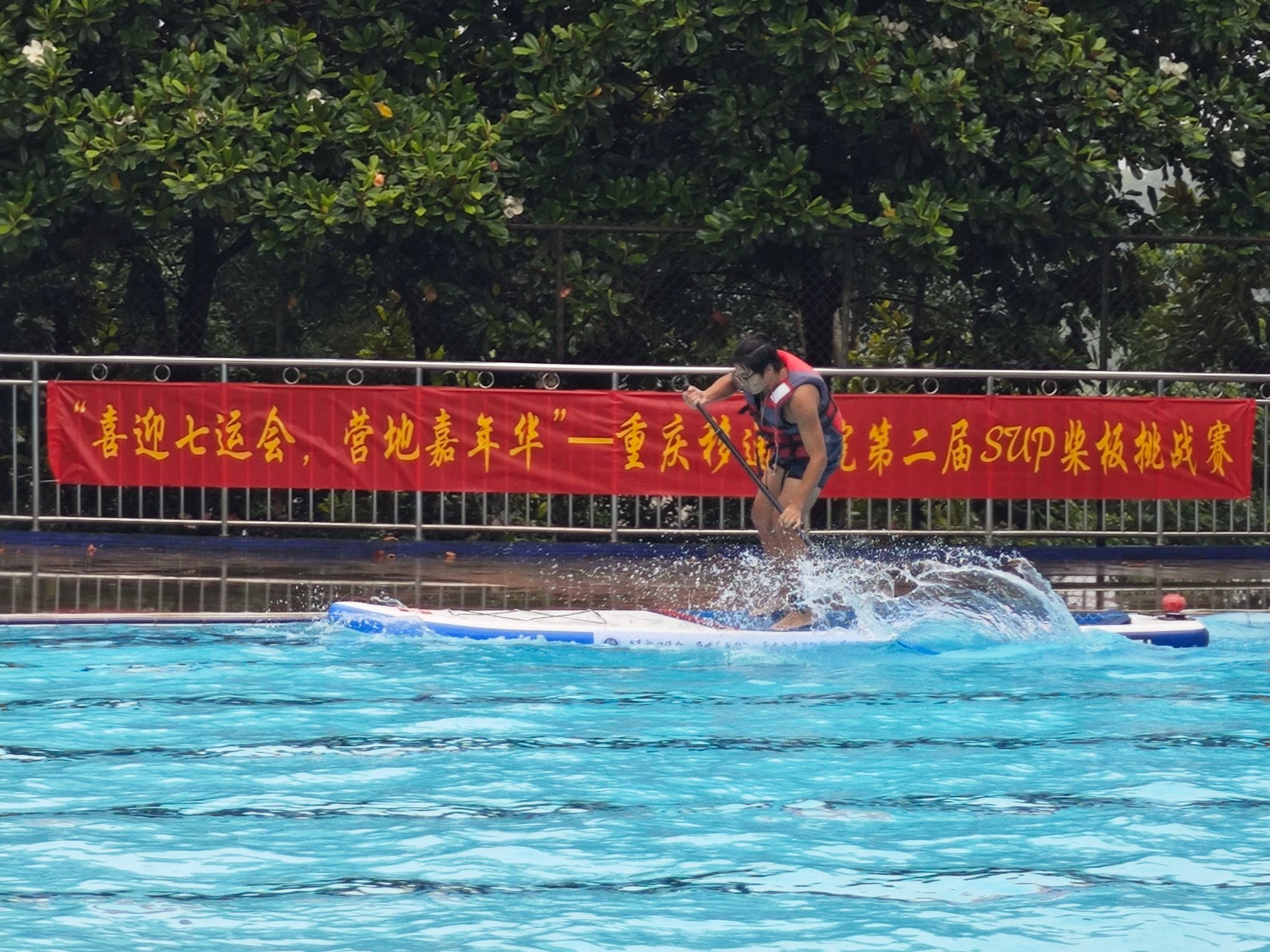 关于Doinb重返赛场,出色发挥首场状态出色,FPX观众沸腾!的信息